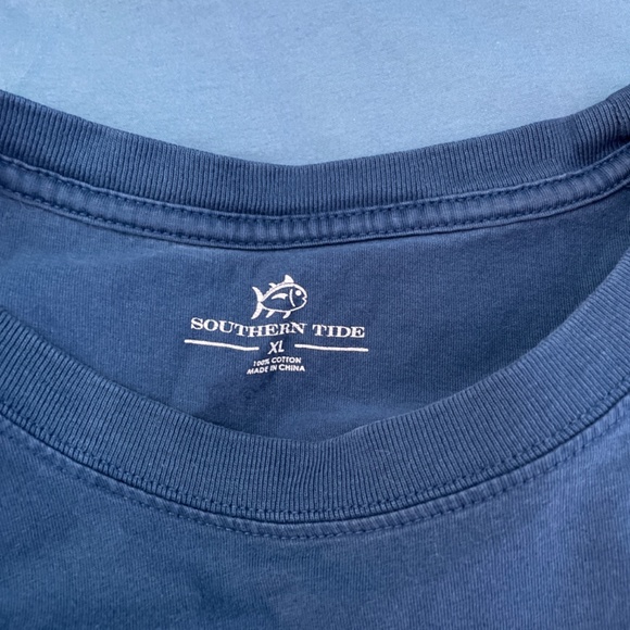 T shirt - Picture 2 of 3